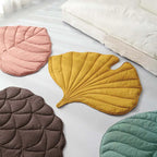 4 different  color leaf shape blanket 